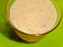 レーズン・オレンジ・バナナの豆乳シェイク