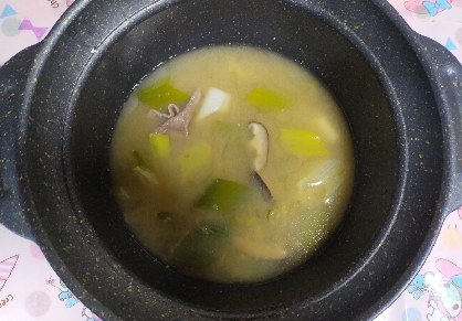 鍋豚汁❌土鍋ですが美味しかったです＼(^^)／豚汁は余っても美味しいからまた食べれますね♪♪