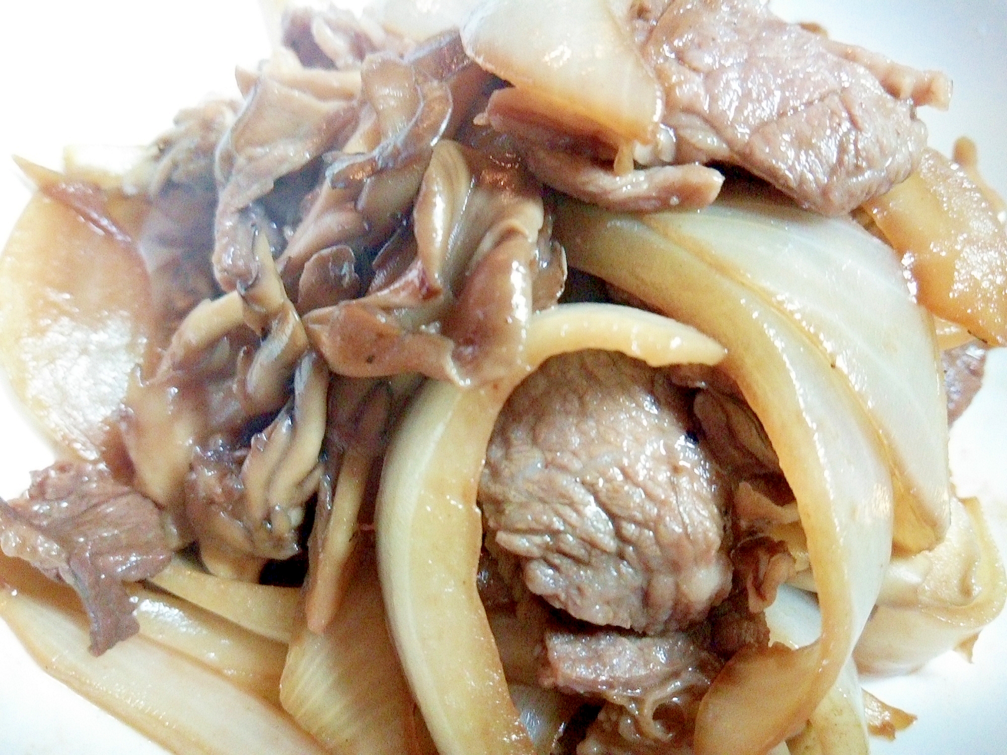 玉葱がメインです！　玉ねぎと牛肉のすき焼き風炒め