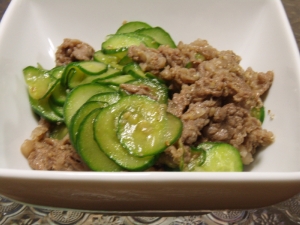 意外においしい!?きゅうりと牛肉の炒め物
