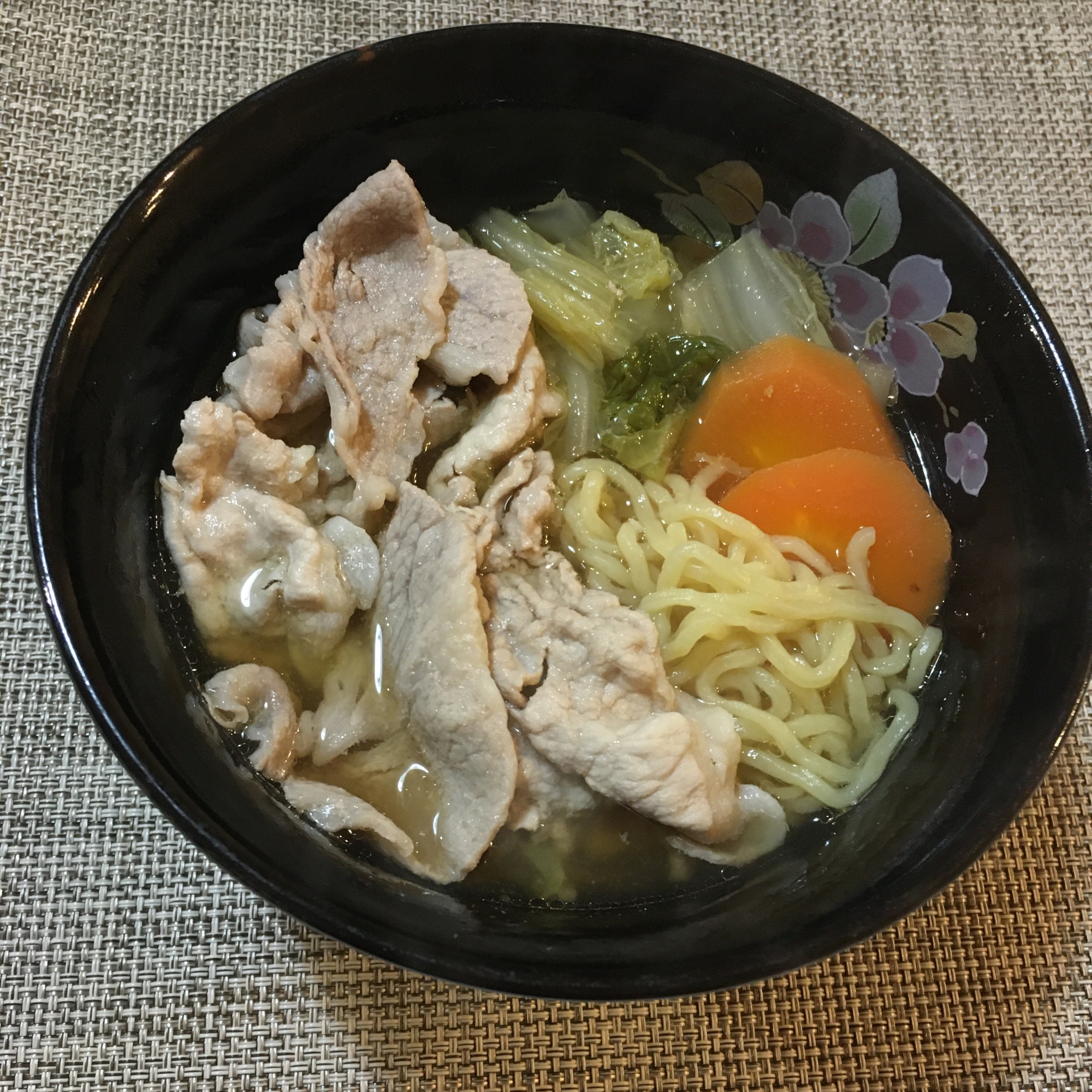 ボリューム満点！我が家の醤油ラーメン