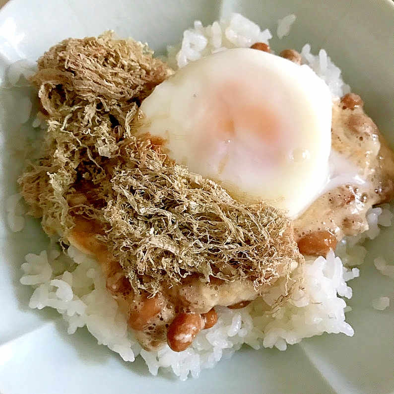 梅納豆とろろ月見丼