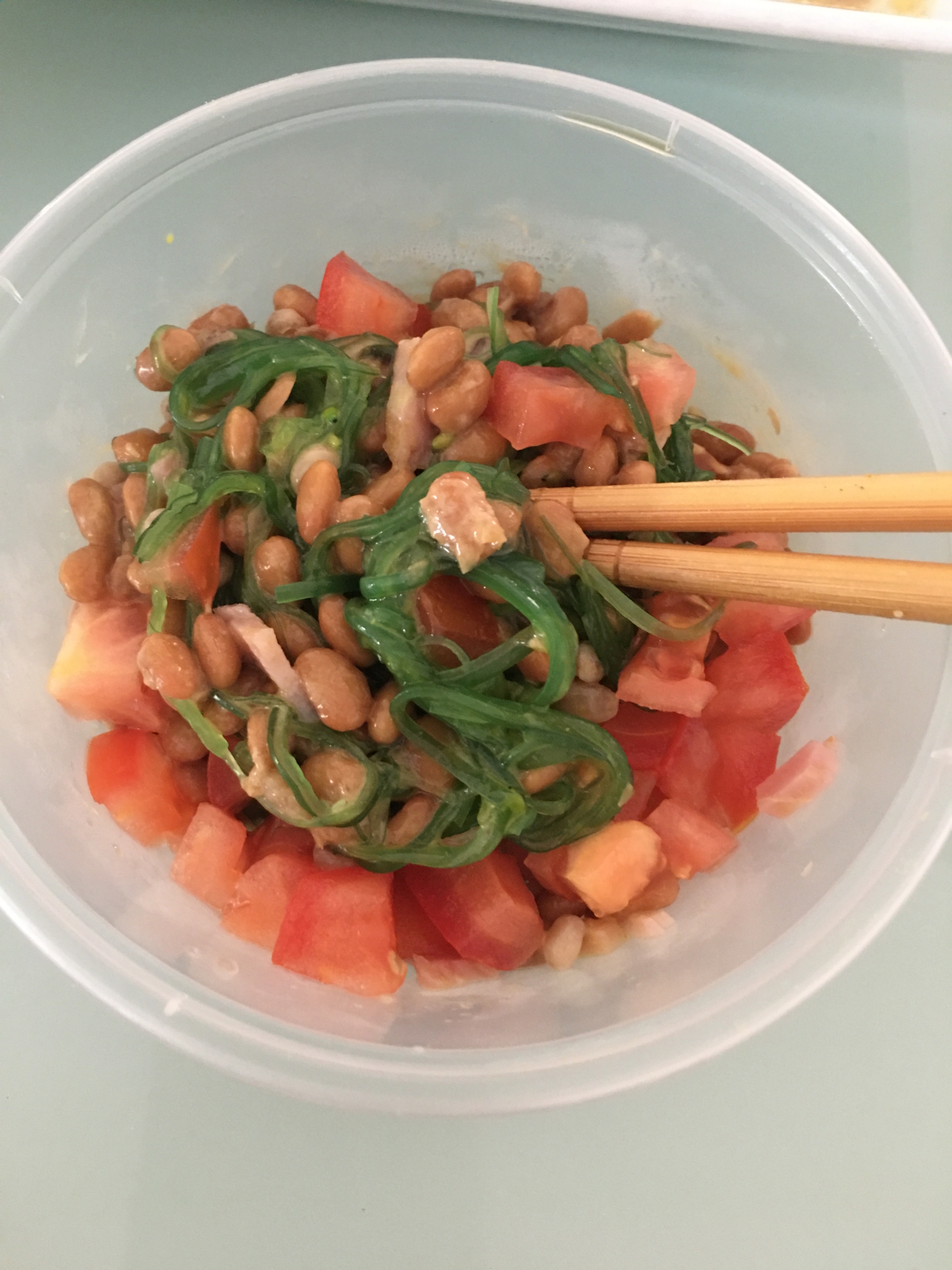 簡単彩り納豆サラダ