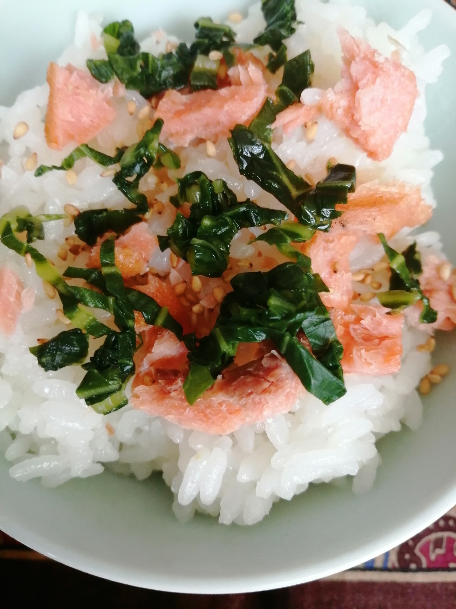 焼鮭と青菜の漬物（広島菜の漬物）とごまつゆかけご飯