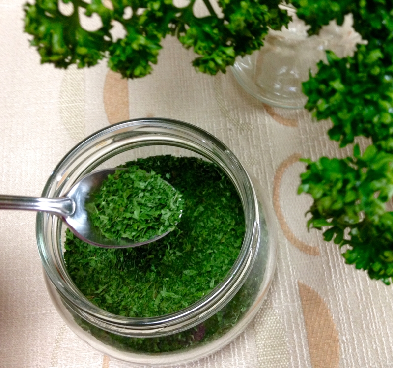 速攻 レンジで簡単 自家製乾燥パセリ レシピ 作り方 By 招き猫カフェ 楽天レシピ 速攻 レンジで簡単 自家製乾燥パセリ レシピ 作り方 By 招き猫カフェ 楽天レシピ