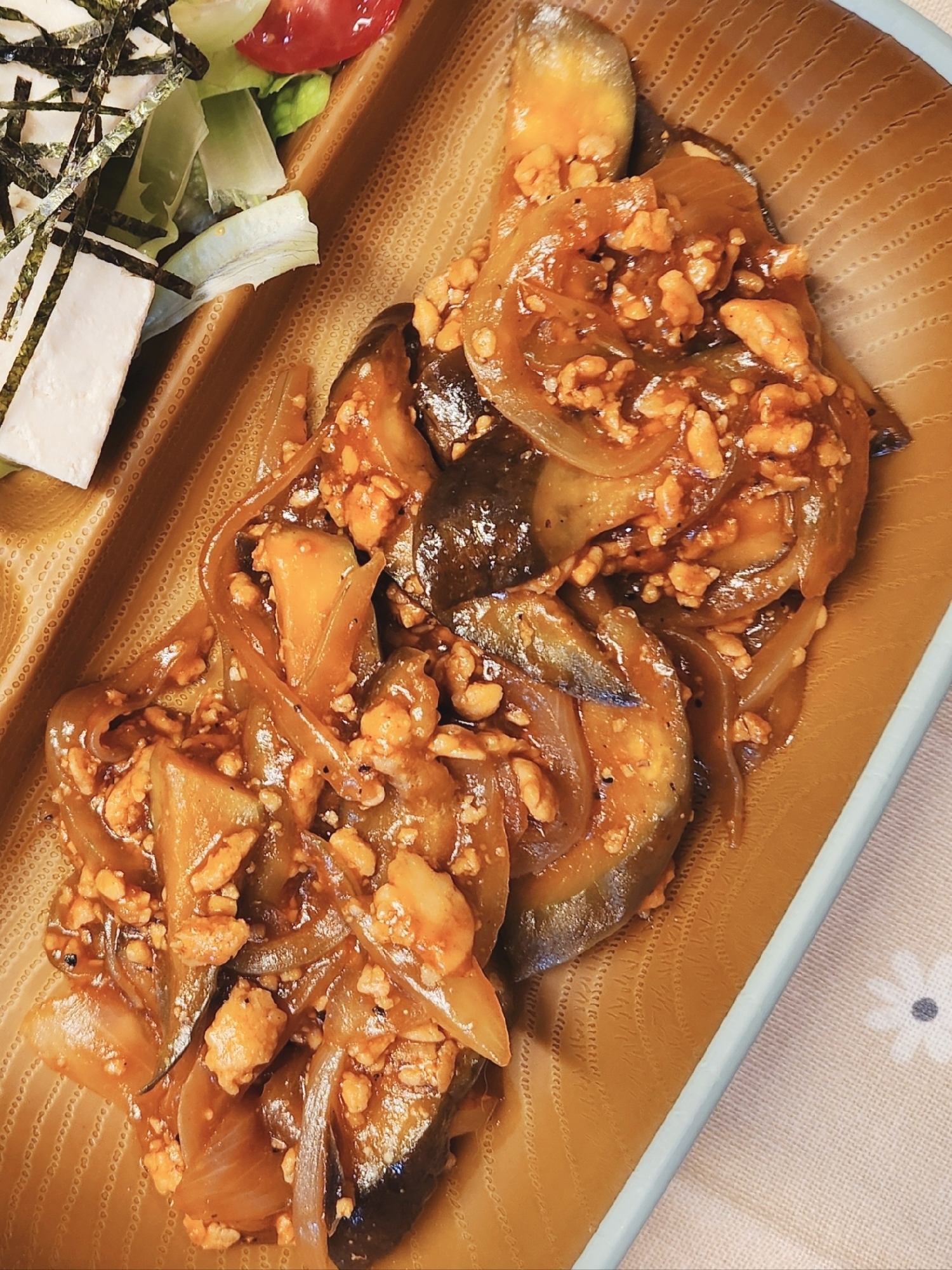 【おかず】茄子と玉ねぎのひき肉炒め