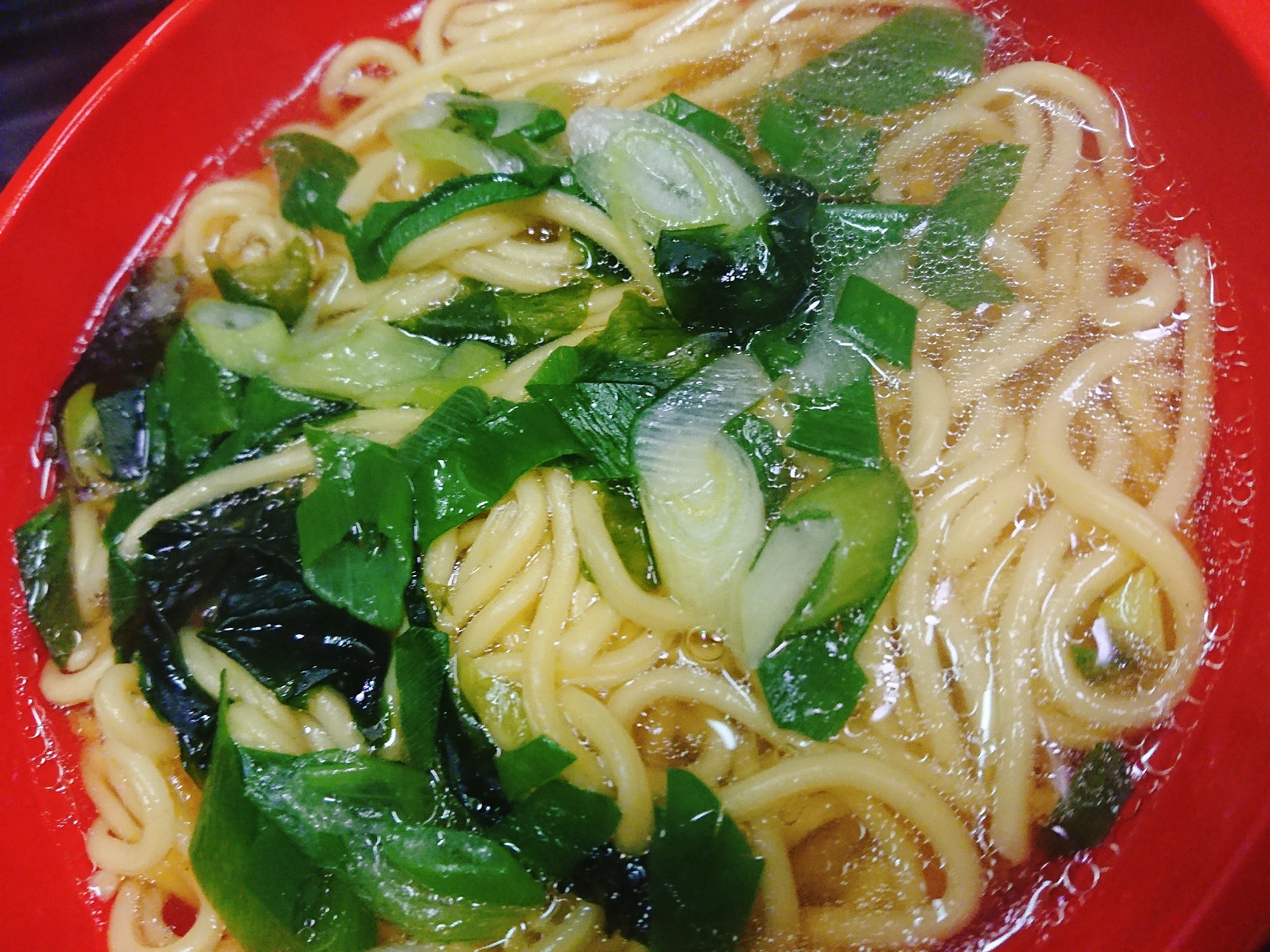 創味シャンタンで醤油ラーメンのスープ