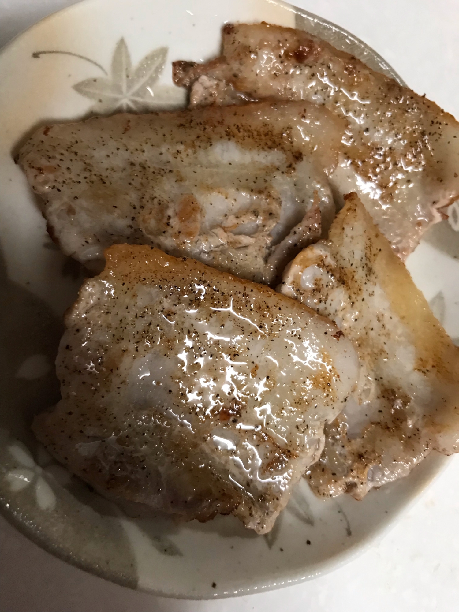 豚バラ肉の塩胡椒ソテー
