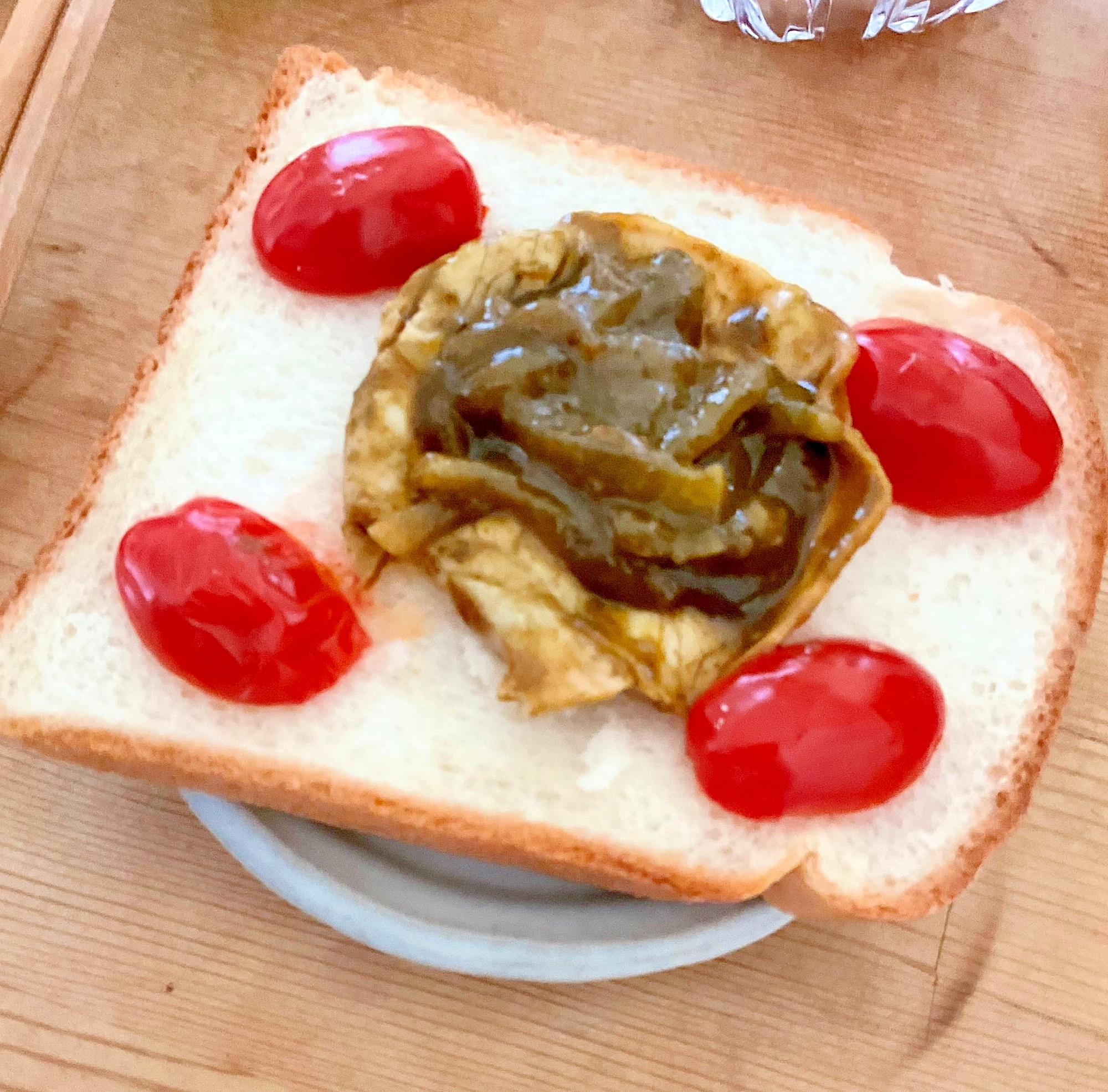 ハム野菜カレーミニトマトオープンサンド