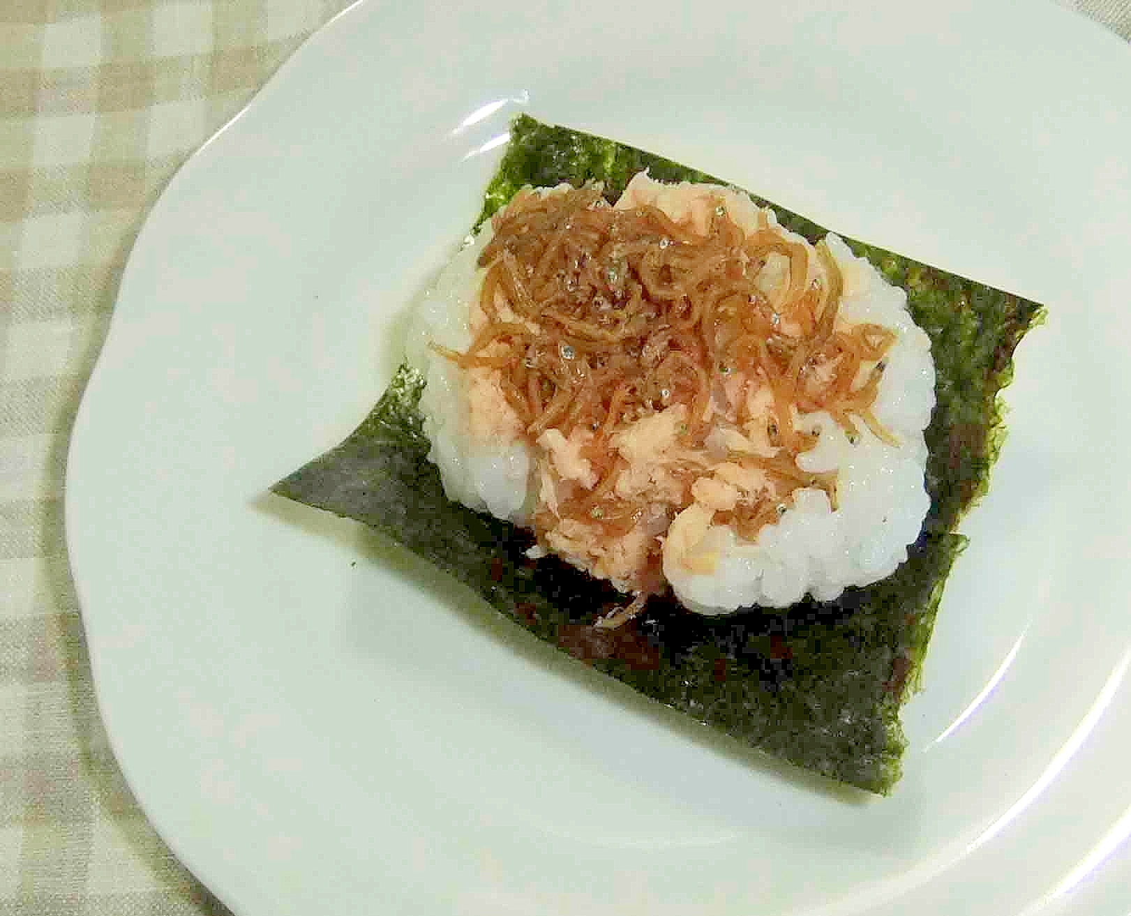 鮭とちりめん山椒のおにぎり