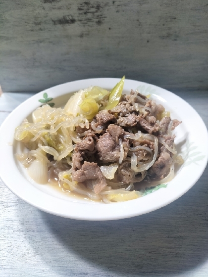 きょうはこちら♬美味しいすき焼き出来ました♡しっかりお肉も野菜摂れるしなにより美味しいので大好きです(๑´ڡ`๑)素敵レシピ感謝❦よい夜を✨✨