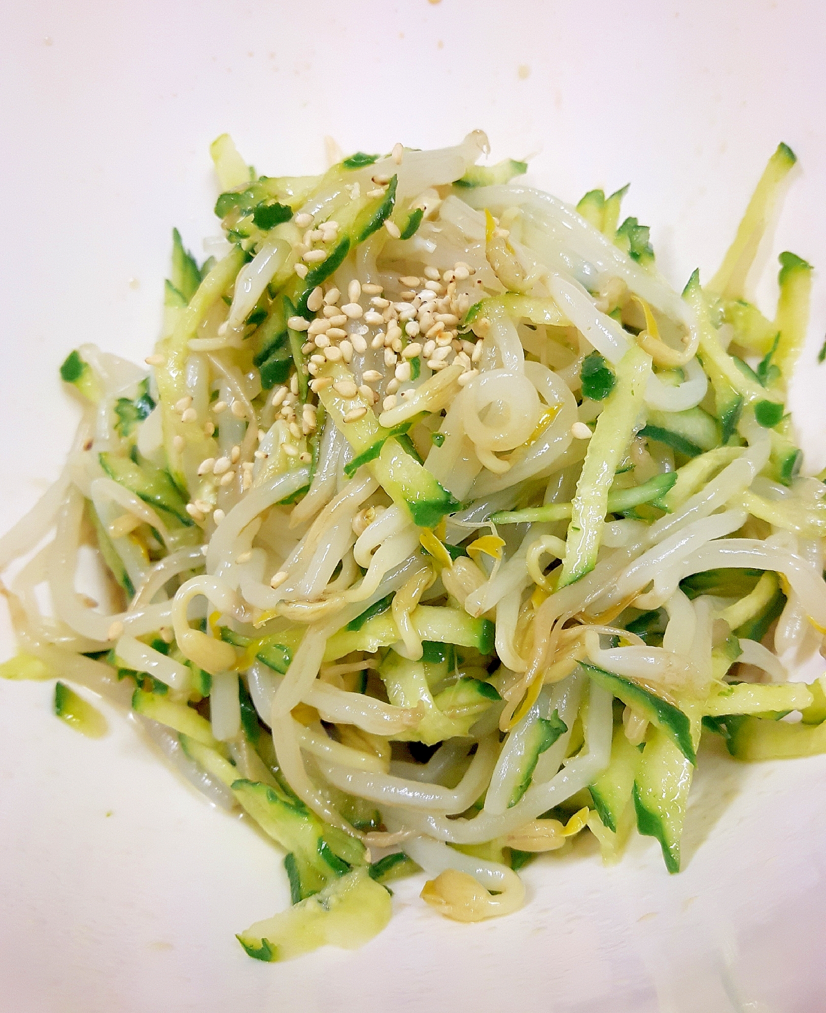 簡単！電子レンジもやしとキュウリの中華サラダ♪