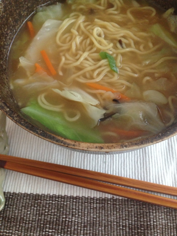 市販の豚骨ラーメン＋野菜(*^^*)☆