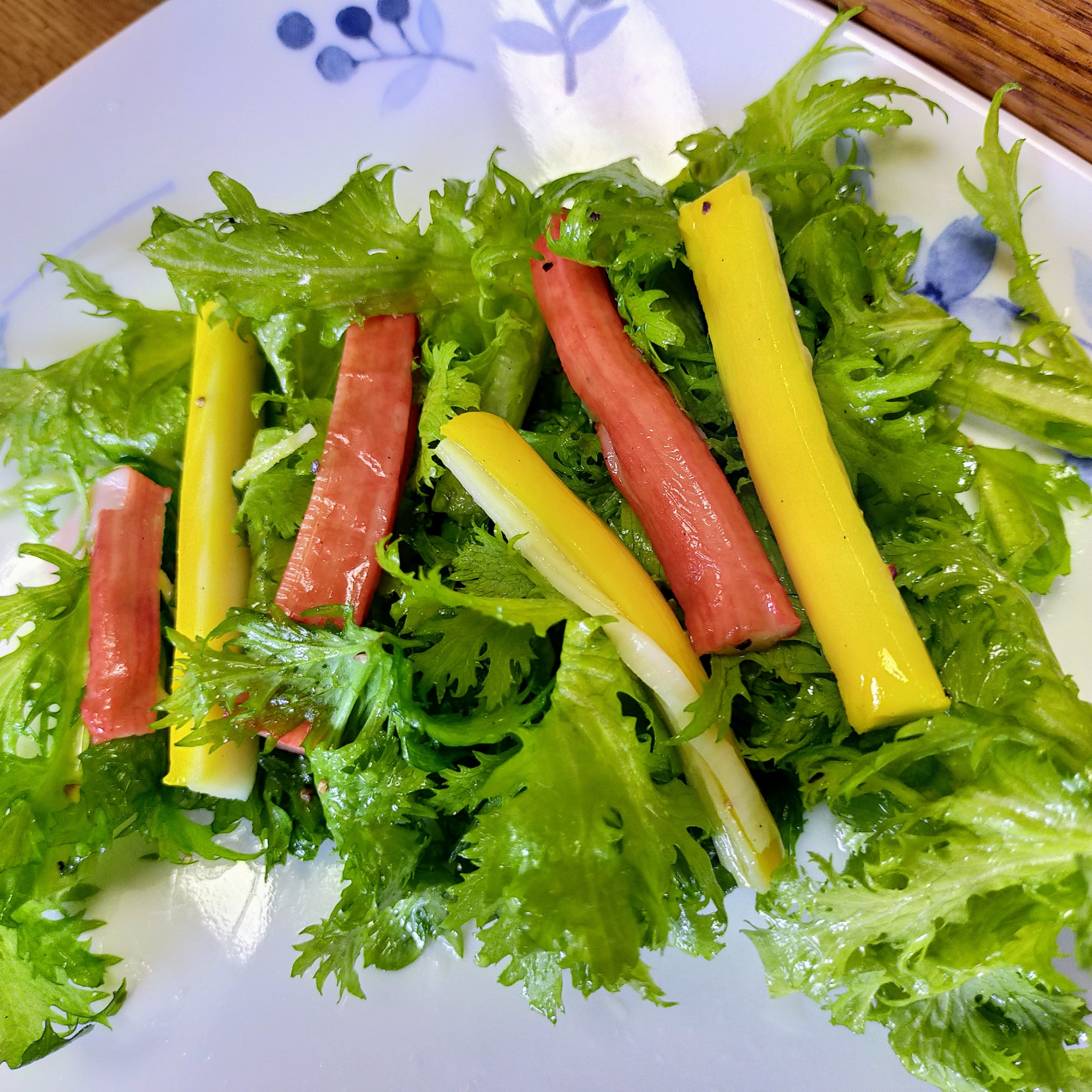 わさび菜とカニカマのレモン風味サラダ