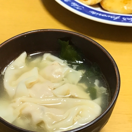 余り餃子で！☆水餃子入りワカメスープ