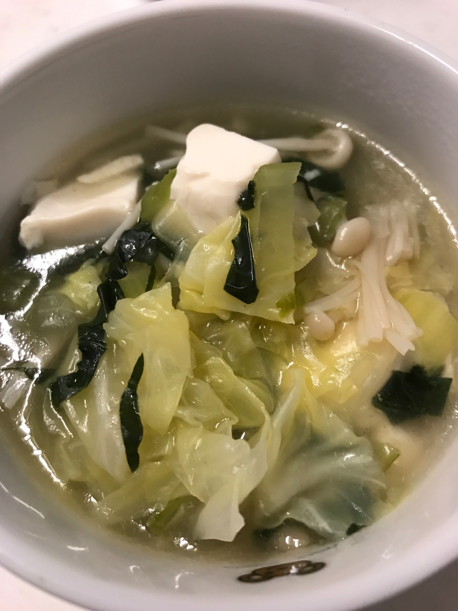 キャベツ、小松菜、えのきの中華スープ