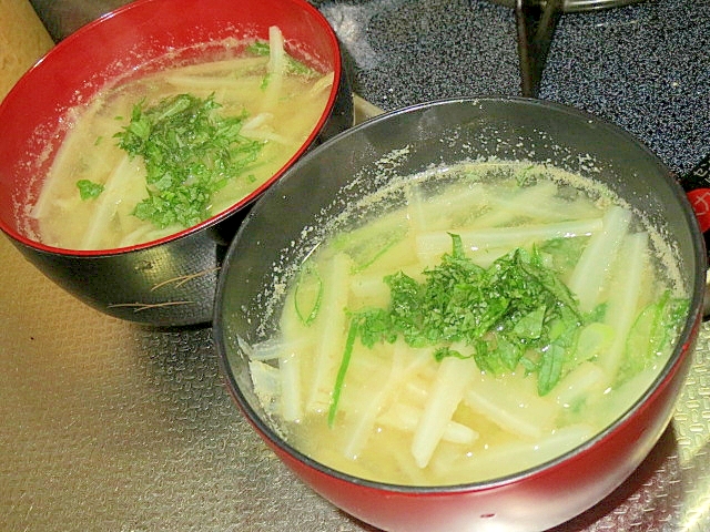 大根と大葉（青しそ）のお味噌汁