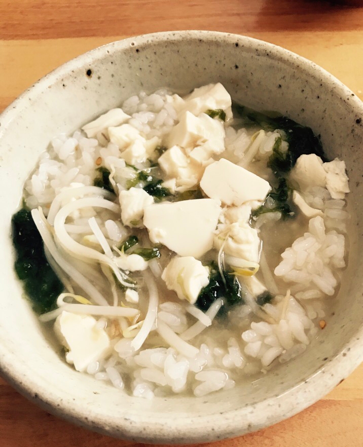 絹豆腐ともやし、焼きばら海苔の雑炊