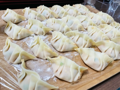 ほっこり福々庵の餃子の包み方