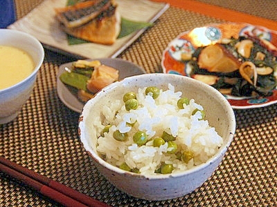 炊飯器で簡単☆グリーンピースご飯