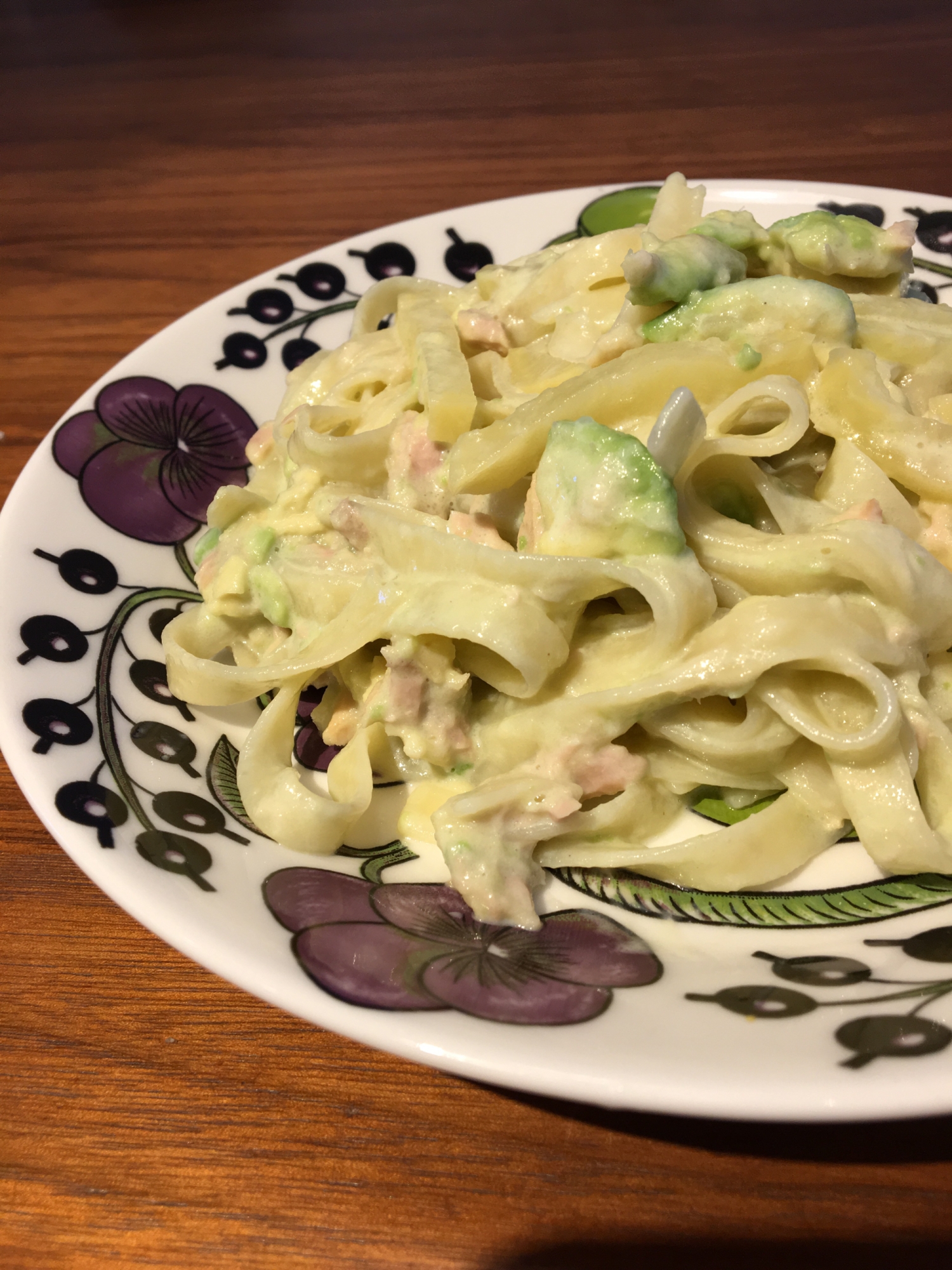 食感が楽しい!アボカドとたくあんの 和風パスタ