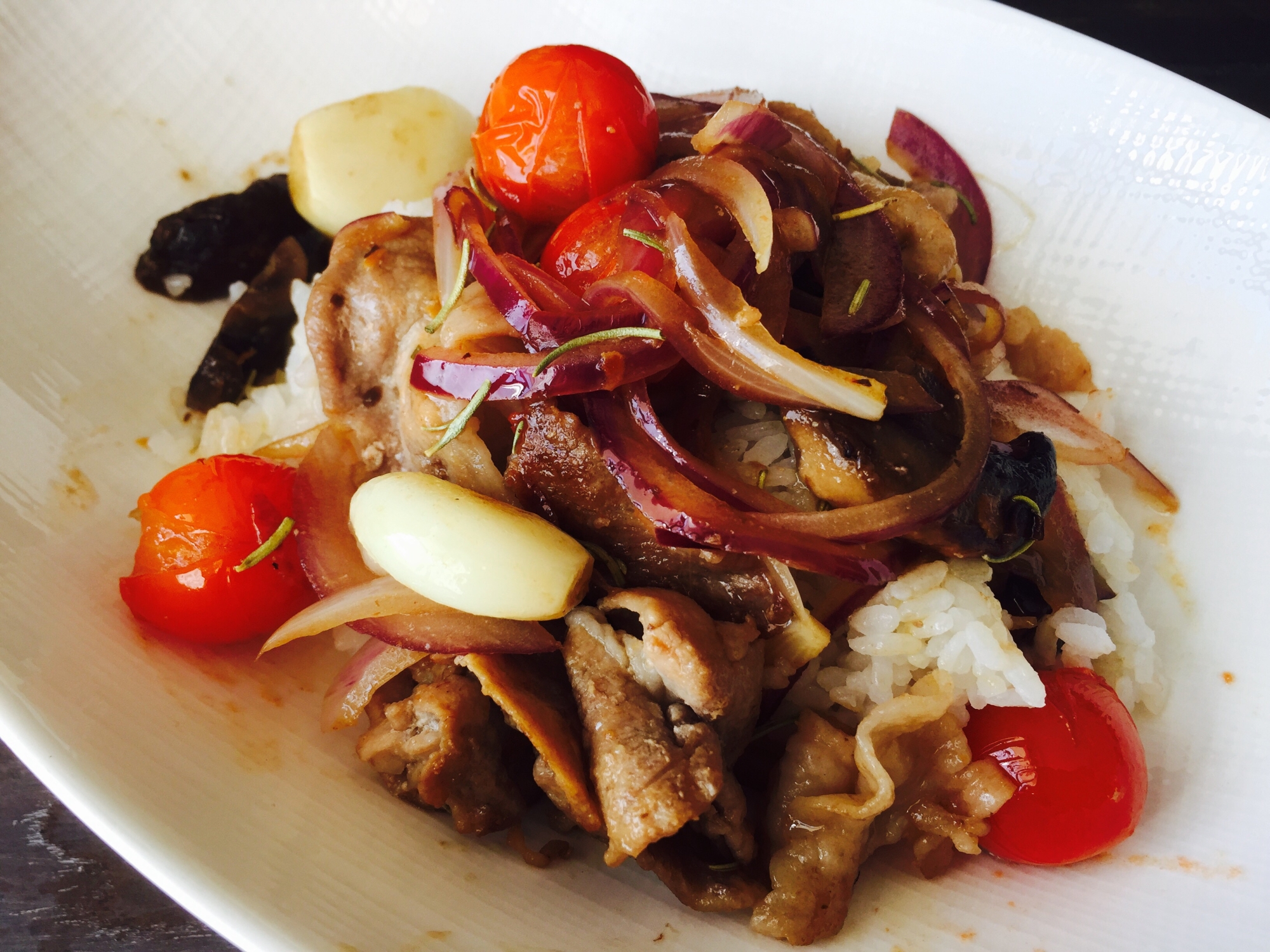 おしゃれランチ！ハーブ香るイタリアン豚丼