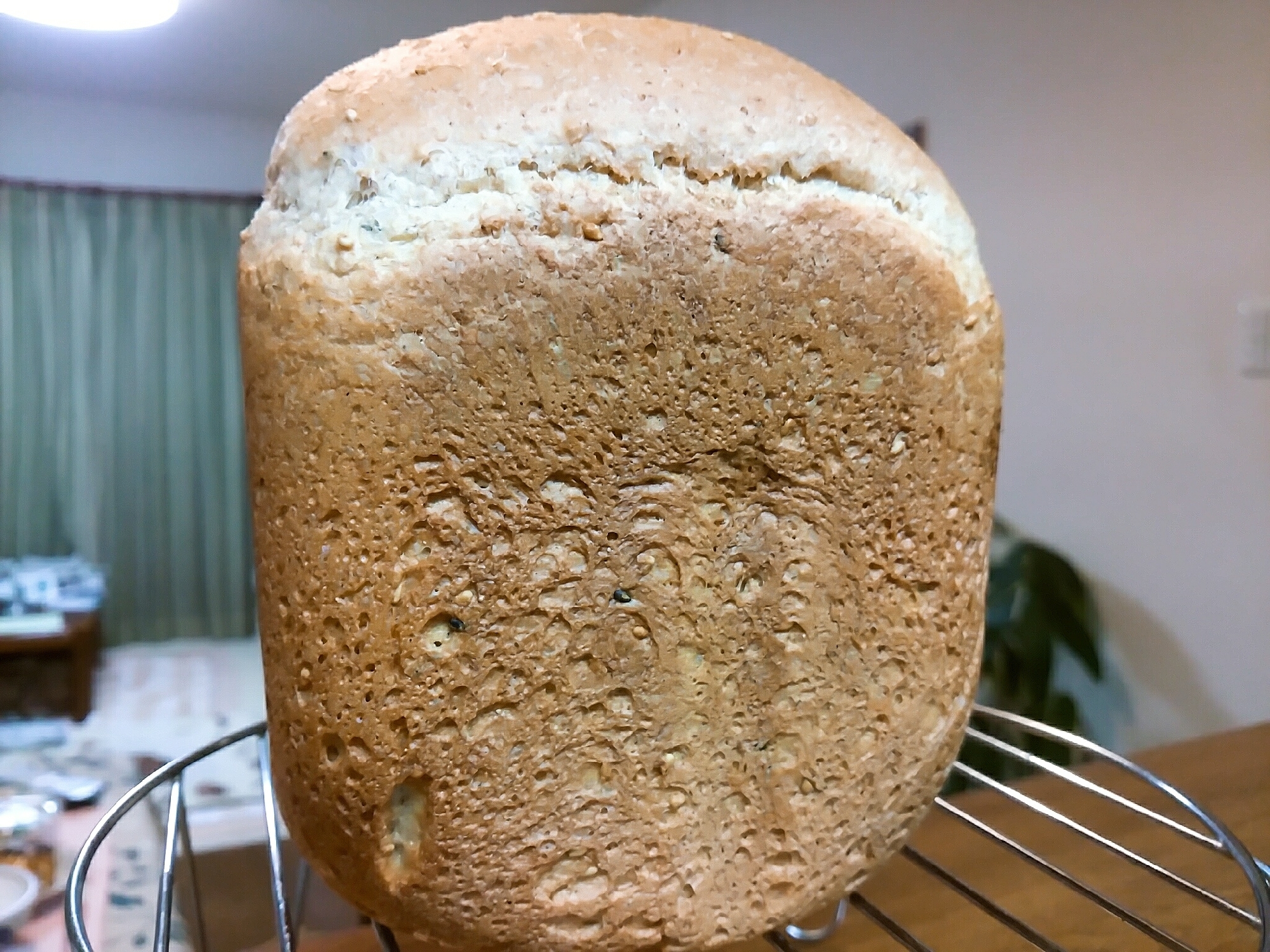 ふすまゴマ食パン