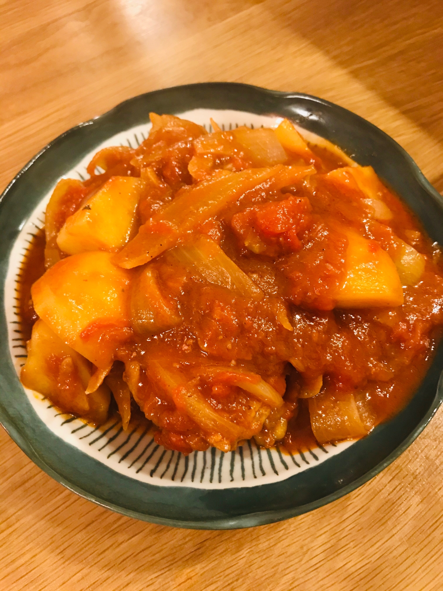 バルサミコで深みUP♪チキンのトマト煮込み