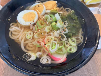 薄口醤油＆白だしで　ゆで卵と葱のお饂飩