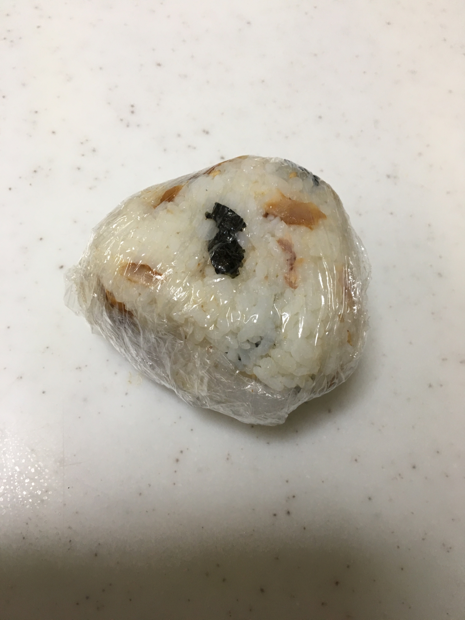 お弁当に☆ブリの照り焼きと味付け海苔のおにぎり☆