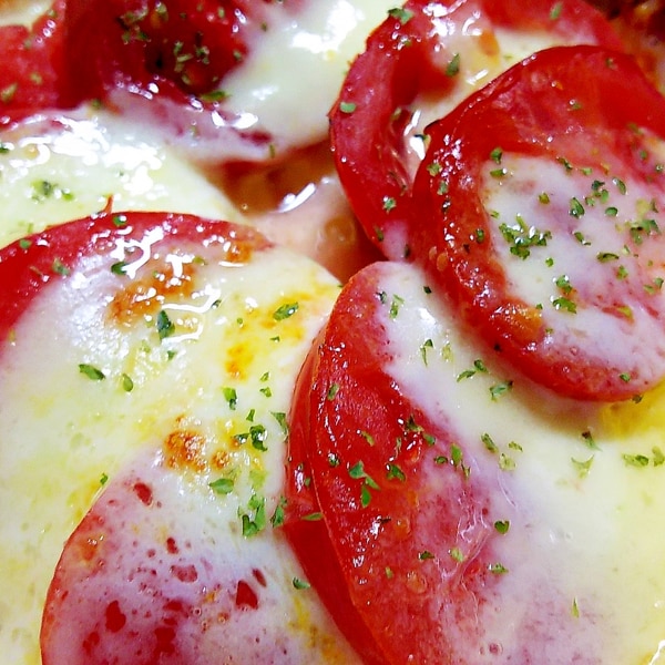 トマトとモッツァレラチーズのホットカプレーゼ レシピ 作り方 By Jrとmc 楽天レシピ
