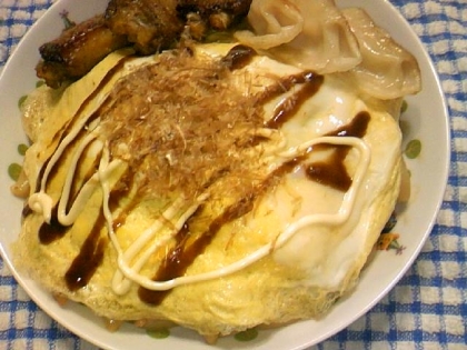 さっと焼いた卵をのせちゃおう！オム焼きうどん！