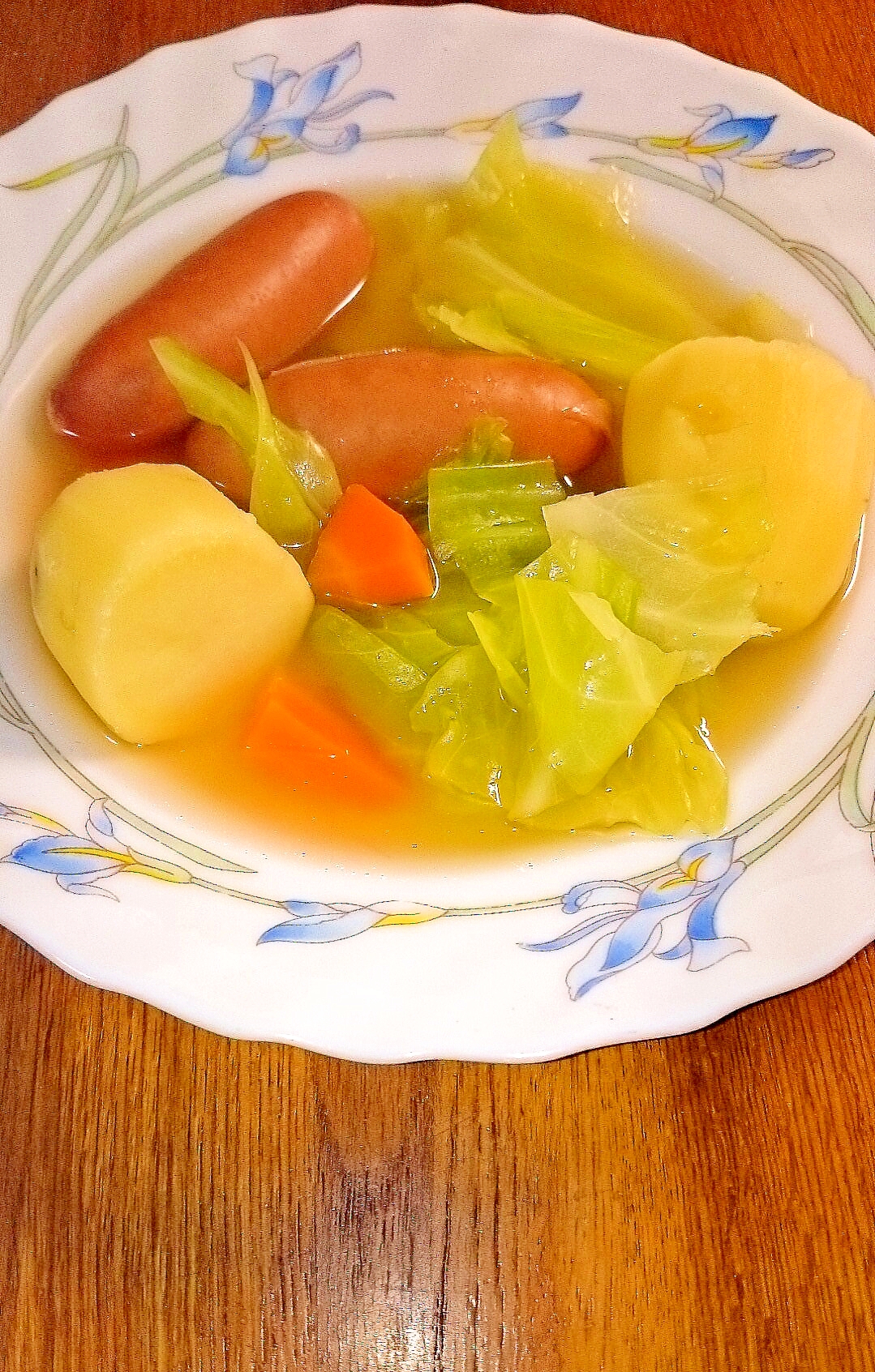 寒い季節に☆あったかブルスト・スープ