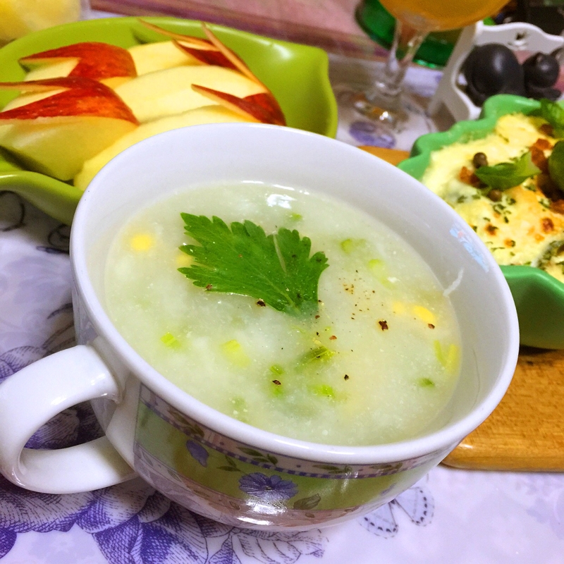 セロリとコーンのとろとろ長芋すりながしスープ
