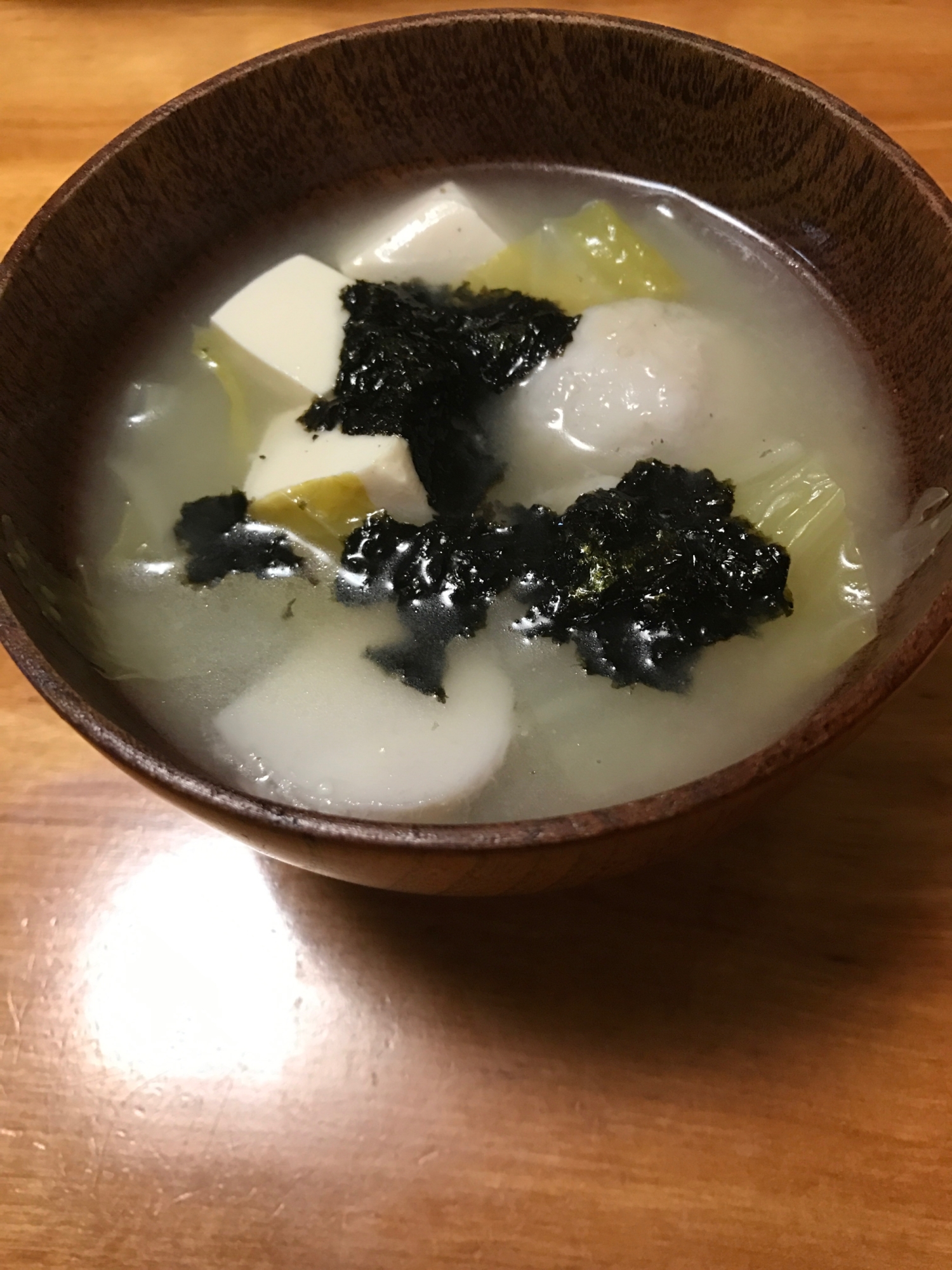 里芋と白菜、味付け海苔の味噌汁