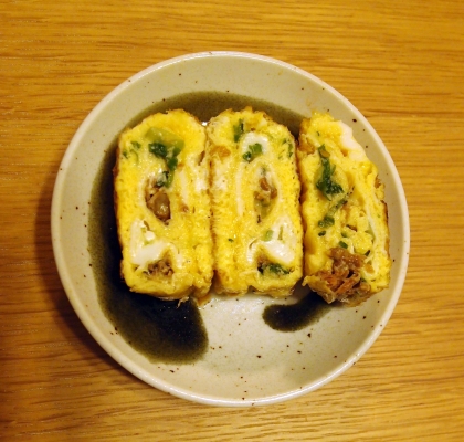 残った鯖味噌煮缶汁で★大葉入り卵焼き★