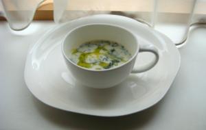 オリーブオイル風味の豆乳わかめスープ