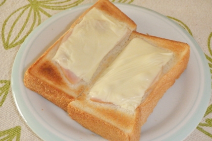 朝食に‼ハムチーズトースト♡