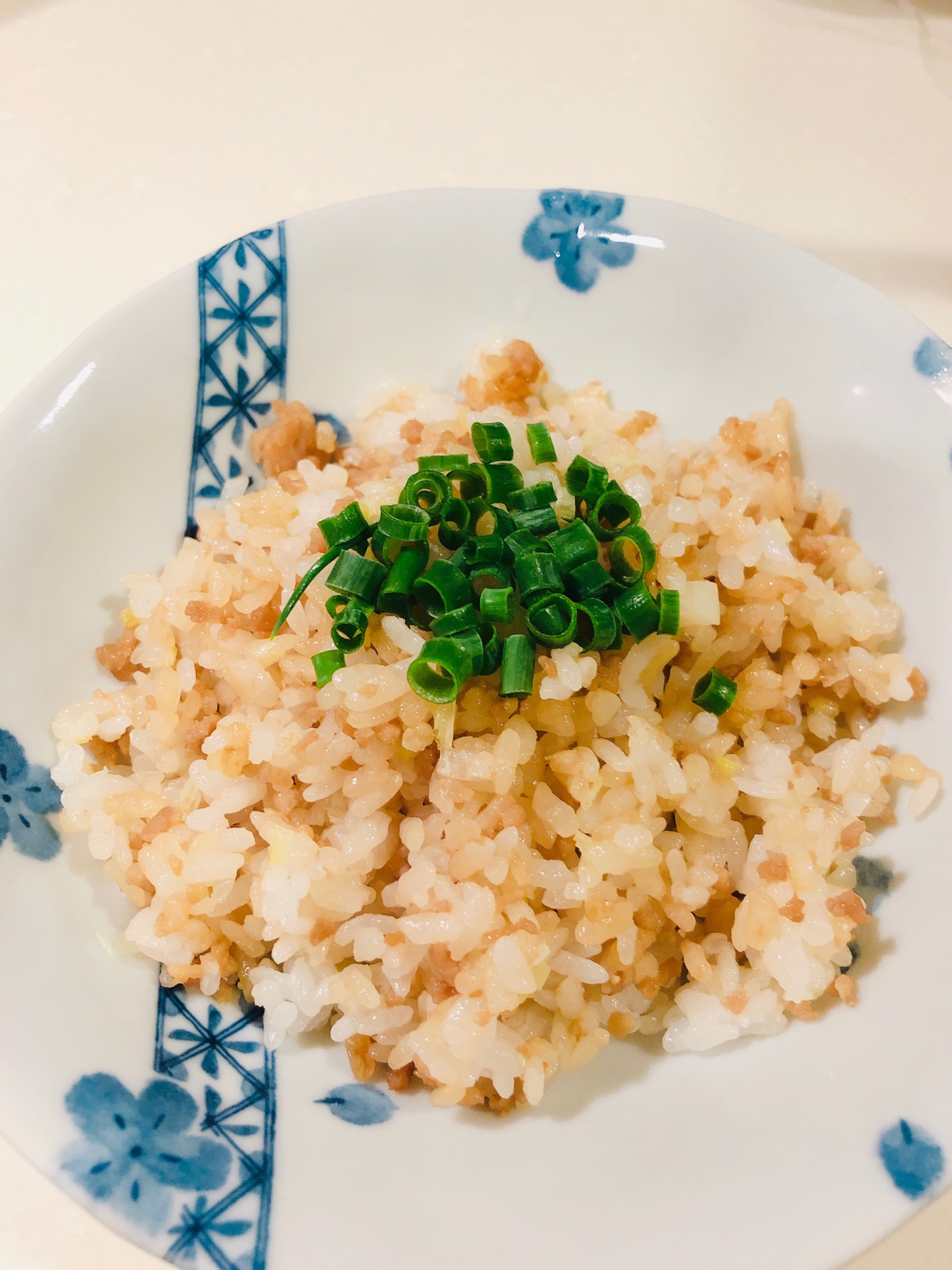 余ってる鶏そぼろで♡そぼろチャーハン