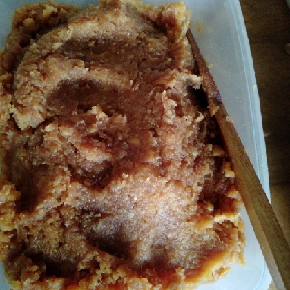 とても美味しくできました♪
使いやすいようにタッパーに詰めかえ、
手作り味噌の美味しさにはまってます！
これからも作りたいと思います