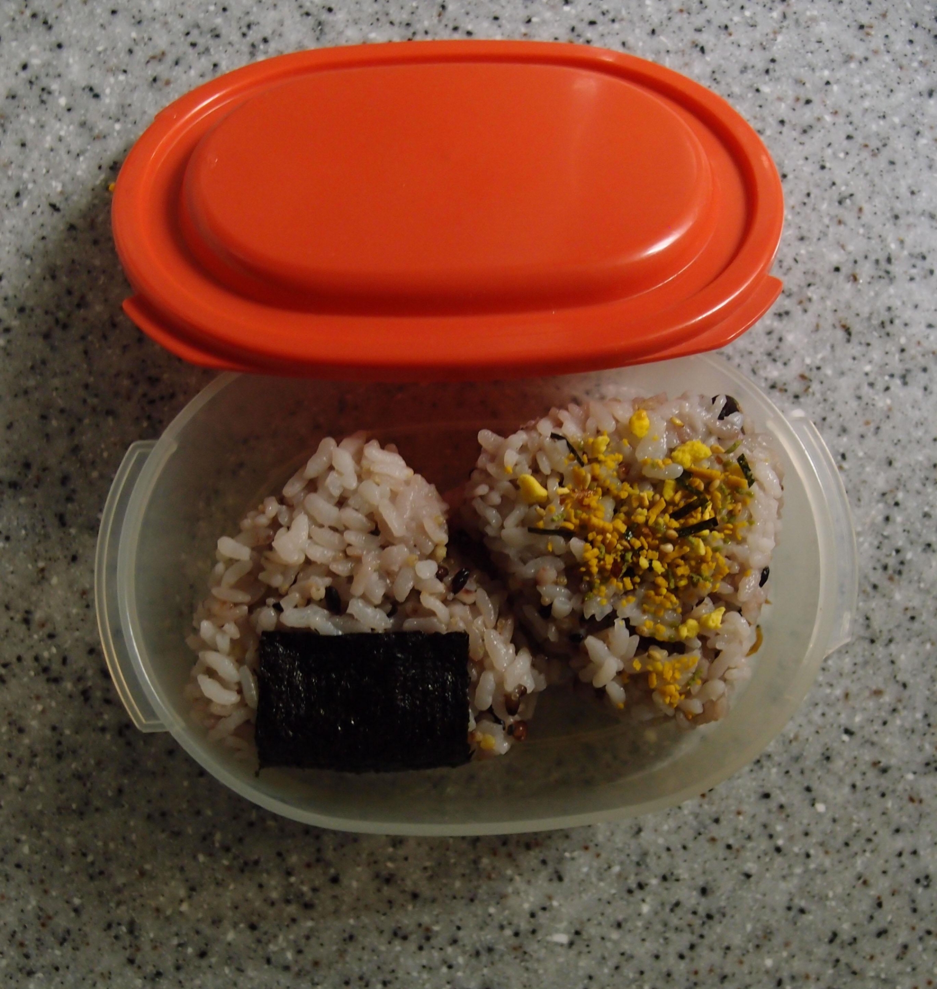 胡桃みそのおにぎり弁当