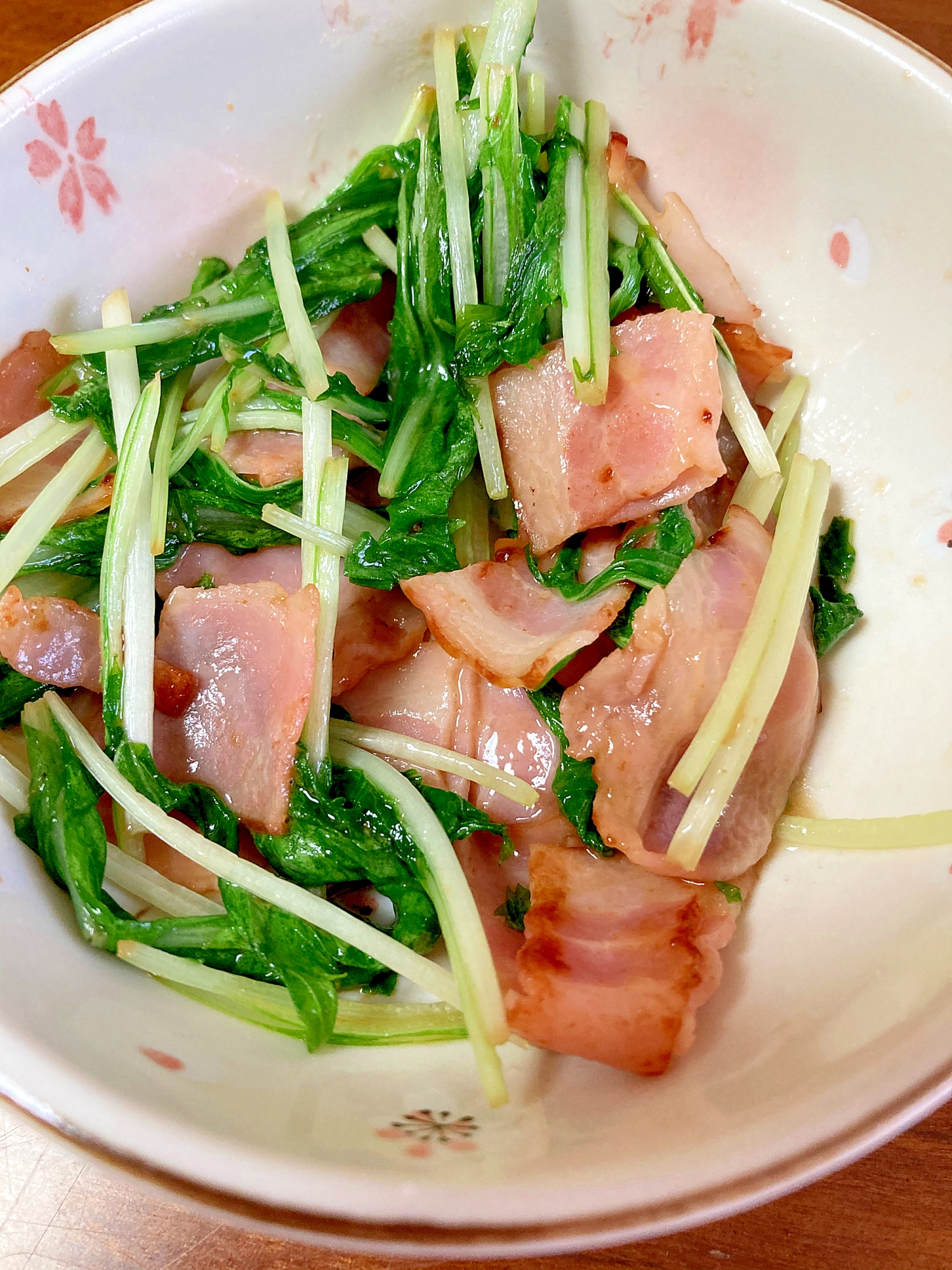 ベーコンと水菜のバター醤油炒め