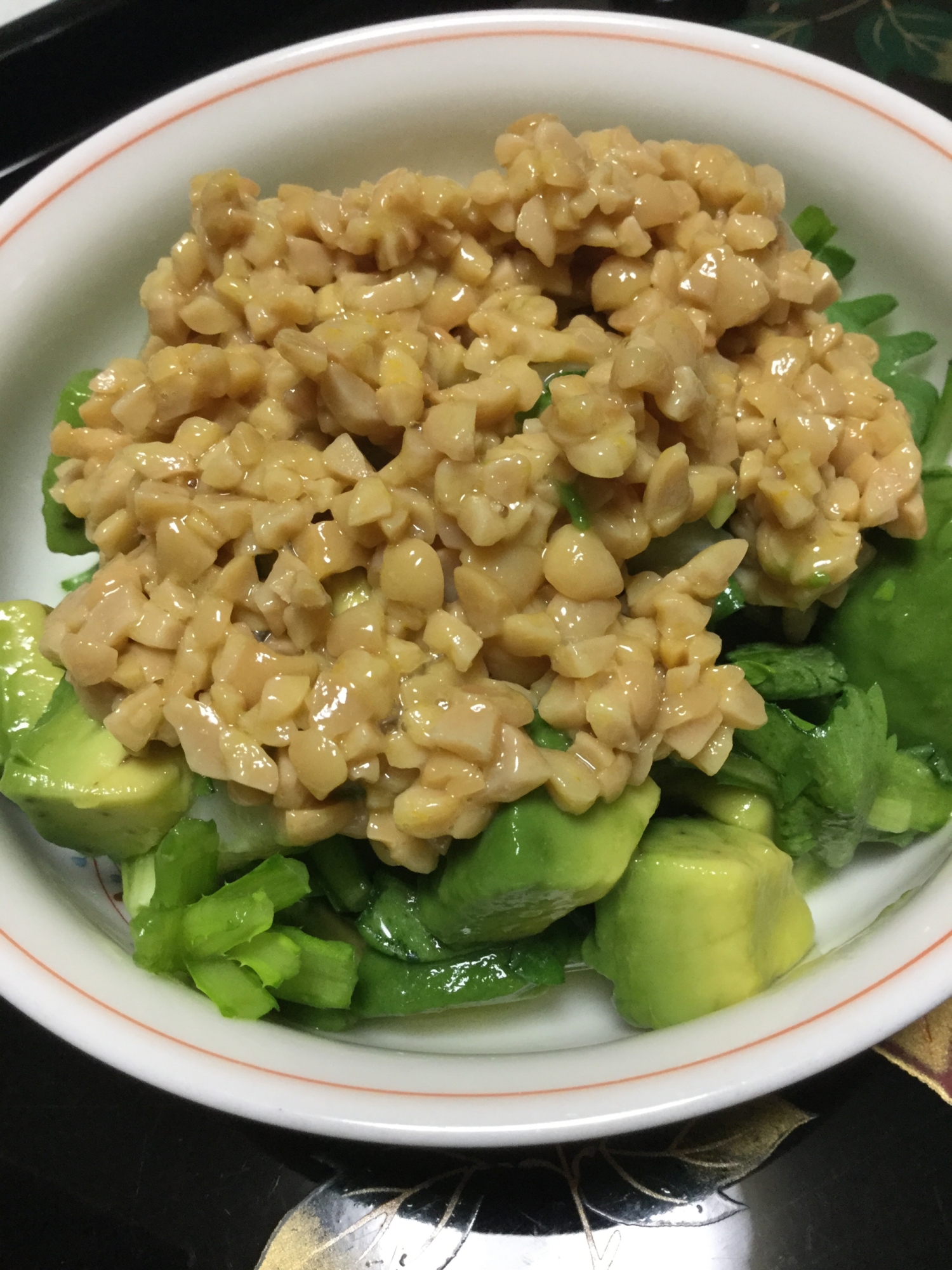 アボカドと納豆でサラダ風