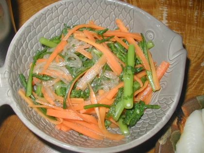 春菊とにんじん春雨の中華和え