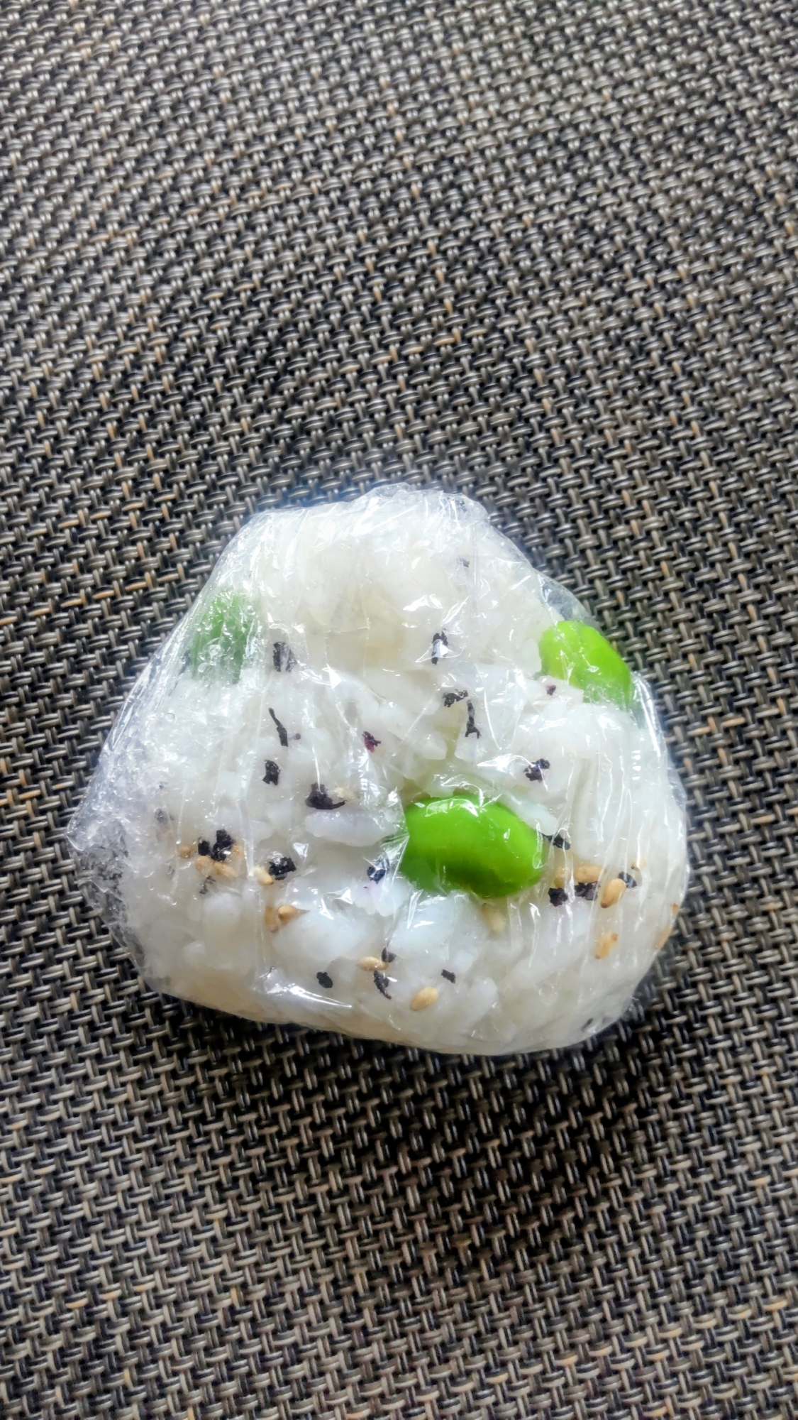 枝豆ゆかりおにぎり