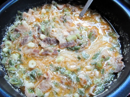 濃厚なピリ辛スープが美味！坦々風春雨スープ