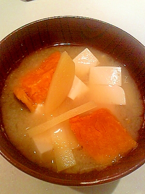 カボチャと豆腐とジャガイモのお味噌汁