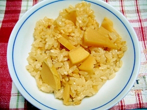 下味をつけ柔らかい仕上がり 筍たっぷり炊き込みご飯 レシピ 作り方 By 恵子お母さん 楽天レシピ