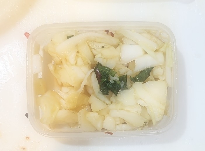 お正月用　ｷｬﾍﾞﾂの芯の浅漬け