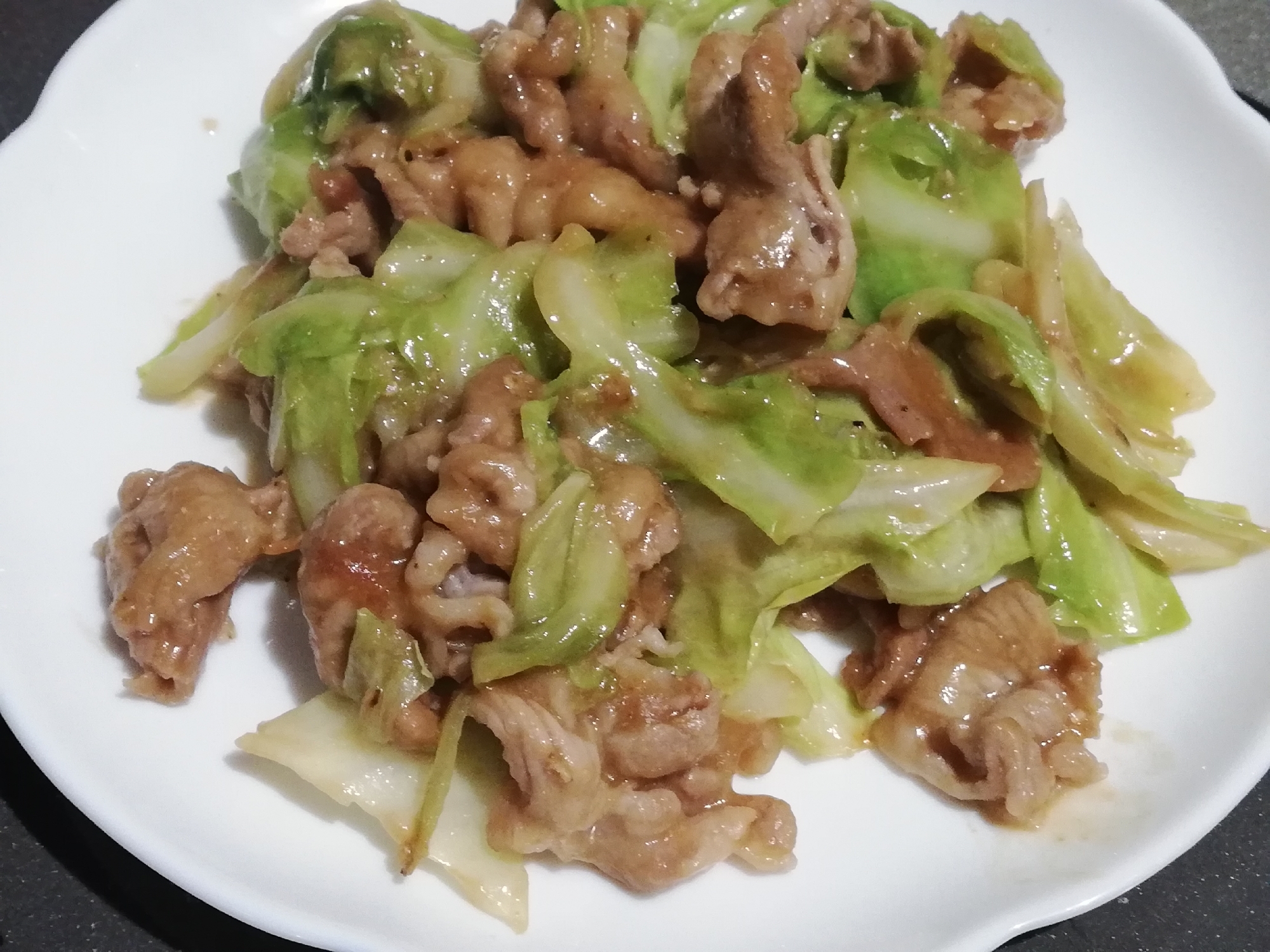 豚肉で疲労回復♪ざく切りキャベツの簡単味噌炒め